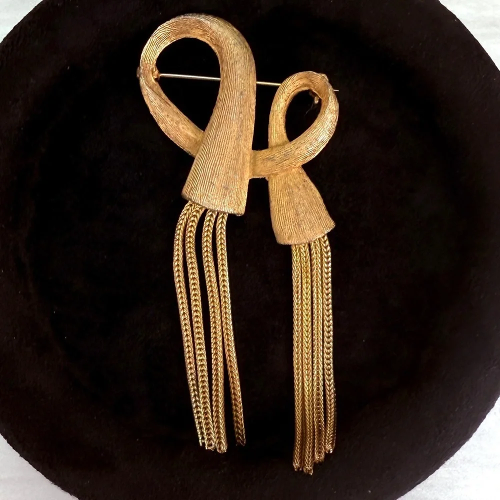 Vintage Gold Tone Double Bow Tassel Chain Brooch Textured Statement Pin